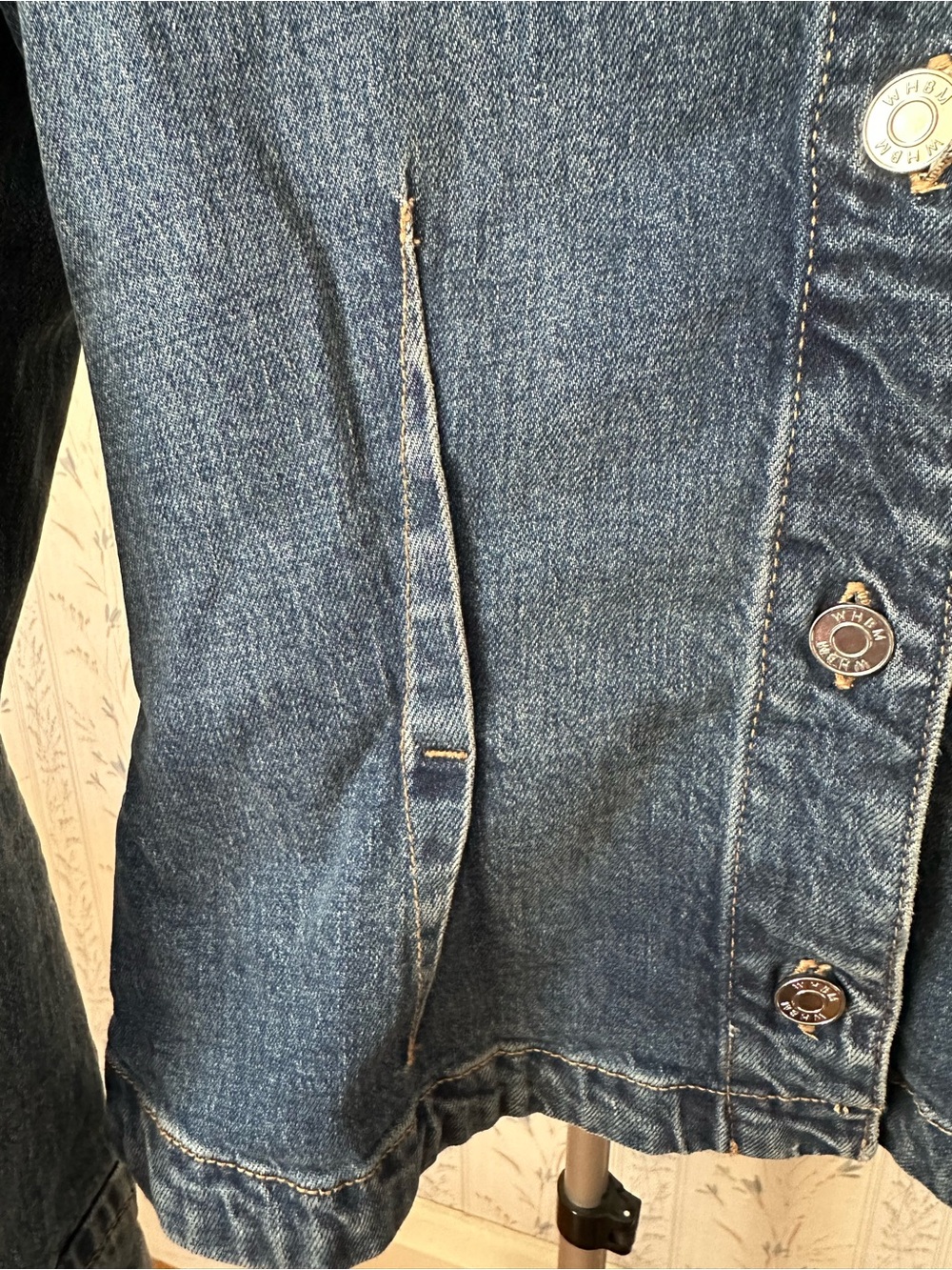 White House Black Market Denim Jacket - Picture 5 of 10